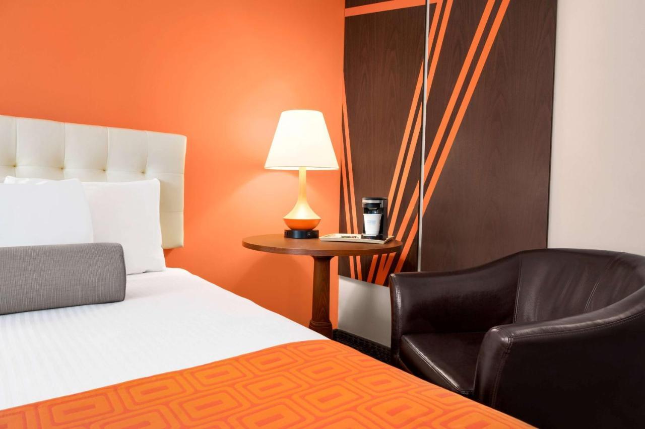 Howard Johnson By Wyndham Gravenhurst Ngoại thất bức ảnh