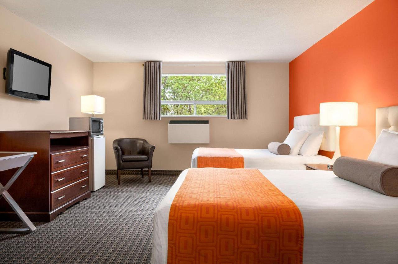 Howard Johnson By Wyndham Gravenhurst Ngoại thất bức ảnh