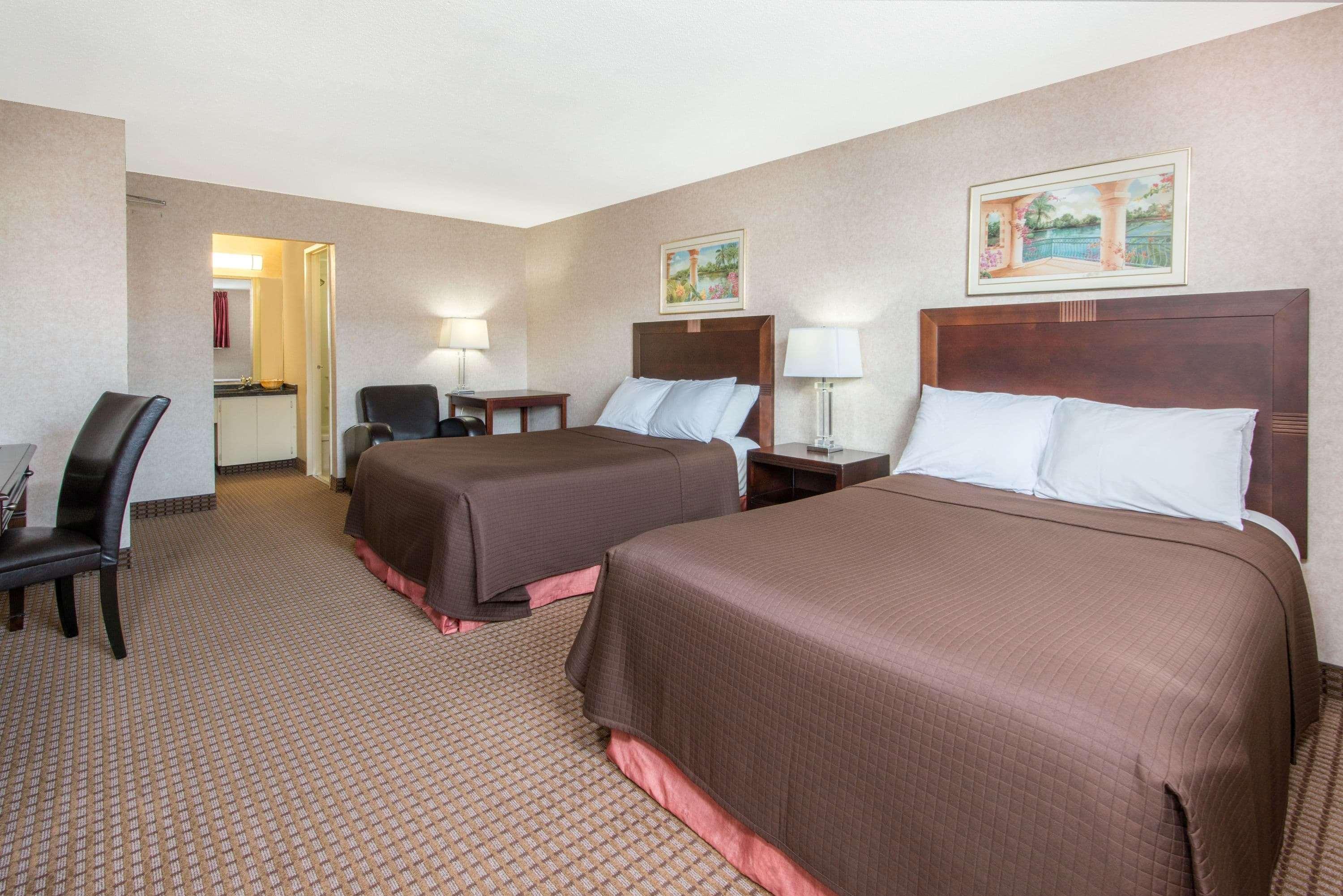 Howard Johnson By Wyndham Gravenhurst Ngoại thất bức ảnh